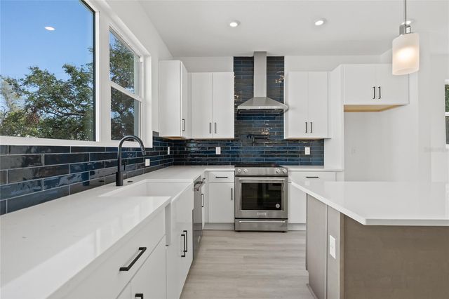 307 15TH STREET N, St Petersburg, FL 33705