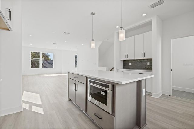 307 15TH STREET N, St Petersburg, FL 33705