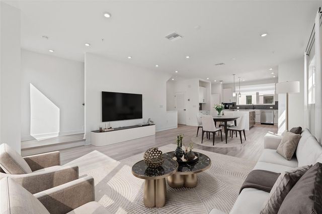 307 15TH STREET N, St Petersburg, FL 33705