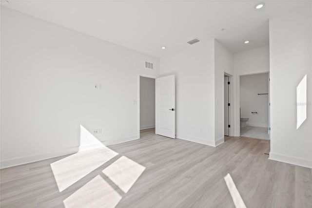 307 15TH STREET N, St Petersburg, FL 33705