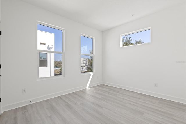 307 15TH STREET N, St Petersburg, FL 33705