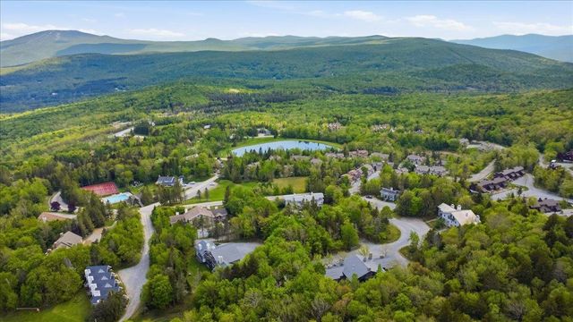 95 Birches Way D2, Peru, VT 05152
