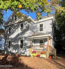20 Greenway St, Pittsfield, MA 01201