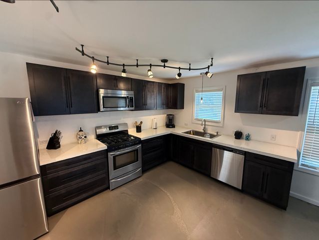 1202 Holiday Drive, Somonauk, IL 60552