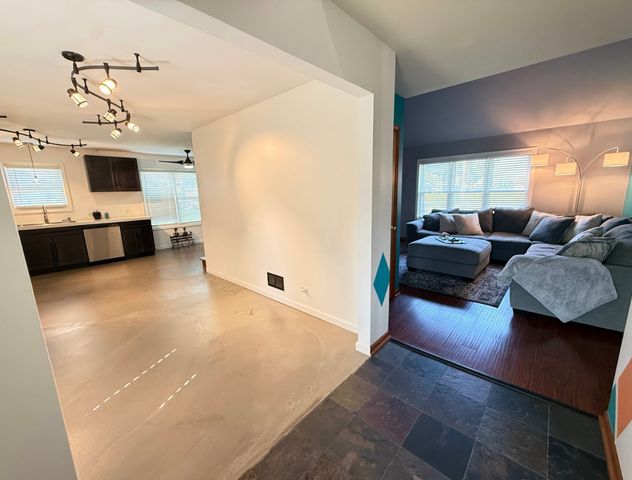 1202 Holiday Drive, Somonauk, IL 60552