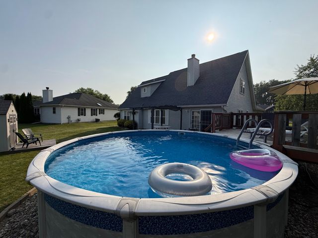 1202 Holiday Drive, Somonauk, IL 60552