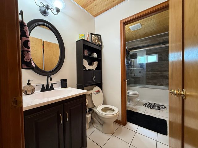 1202 Holiday Drive, Somonauk, IL 60552