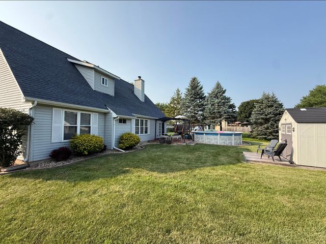 1202 Holiday Drive, Somonauk, IL 60552