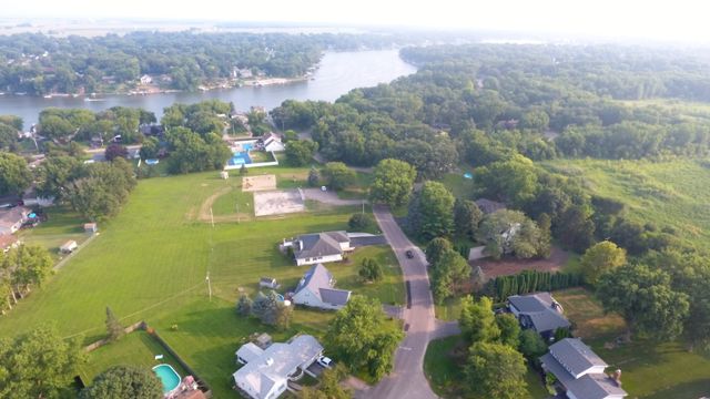 1202 Holiday Drive, Somonauk, IL 60552