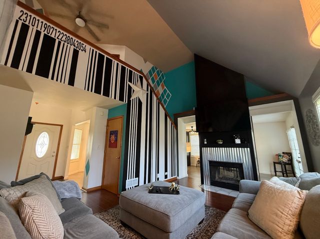 1202 Holiday Drive, Somonauk, IL 60552