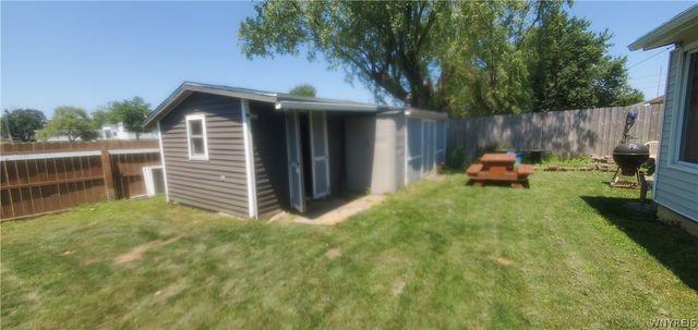 18 Sandstone Drive 16, Cheektowaga, NY 14225