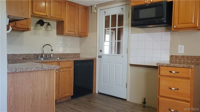 18 Sandstone Drive 16, Cheektowaga, NY 14225