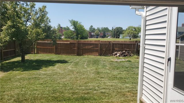 18 Sandstone Drive 16, Cheektowaga, NY 14225