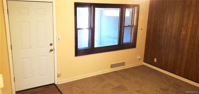 18 Sandstone Drive 16, Cheektowaga, NY 14225