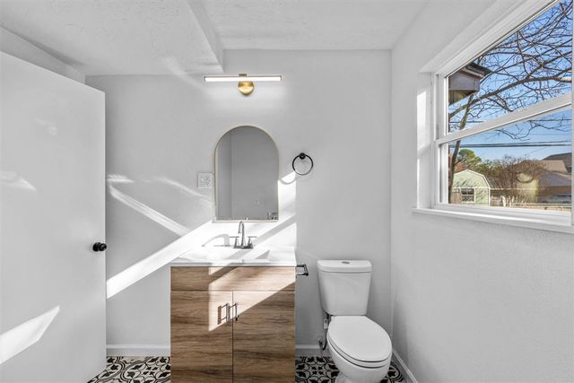 4608 NW Meadowbrook, Lawton, OK 73505