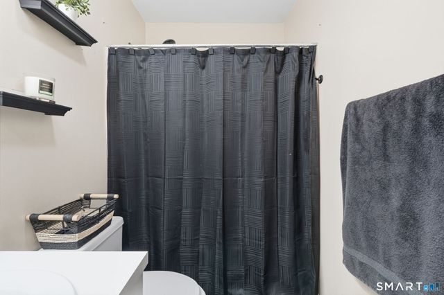 117 Hamden Avenue APT I, Waterbury, CT 06704