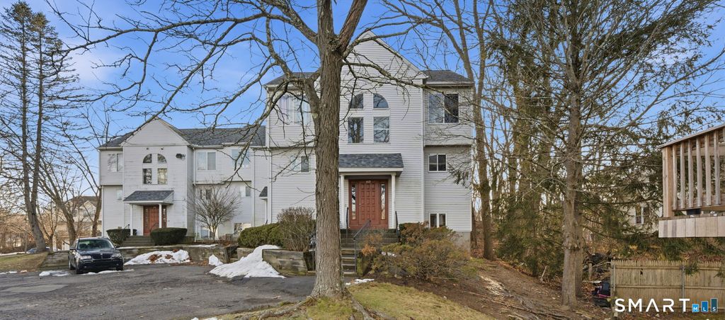 117 Hamden Avenue APT I, Waterbury, CT 06704