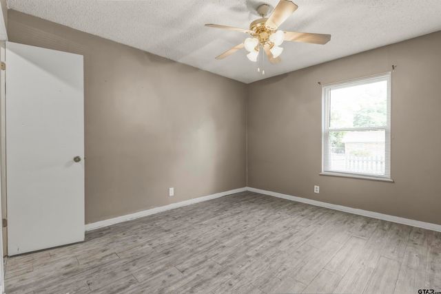10142 Brookwood Dr, Tyler, TX 75707