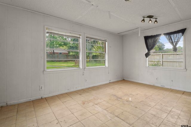 10142 Brookwood Dr, Tyler, TX 75707