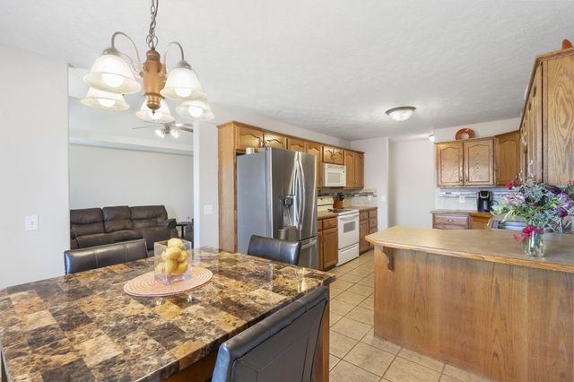 3947 South El Susan Avenue, Springfield, MO 65807