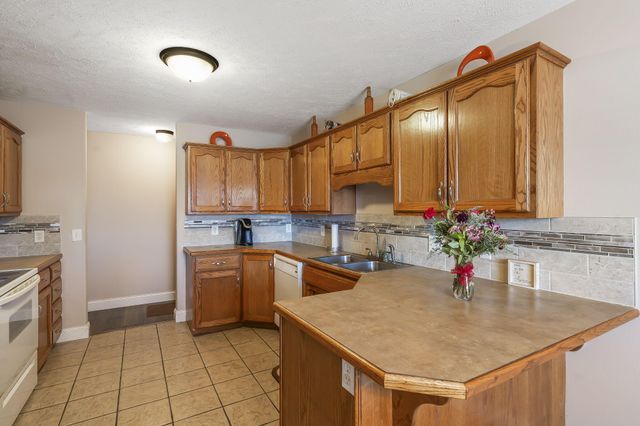 3947 South El Susan Avenue, Springfield, MO 65807