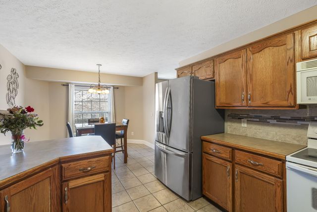 3947 South El Susan Avenue, Springfield, MO 65807