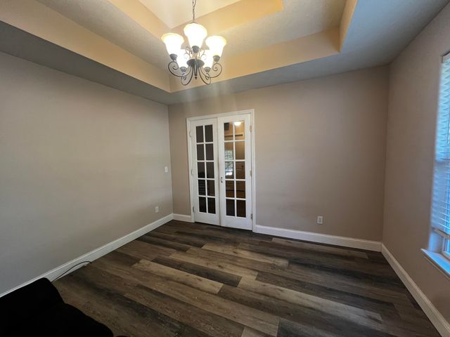3947 South El Susan Avenue, Springfield, MO 65807