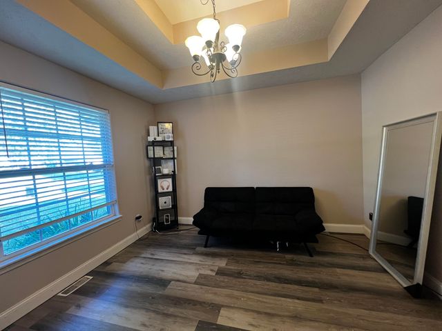 3947 South El Susan Avenue, Springfield, MO 65807
