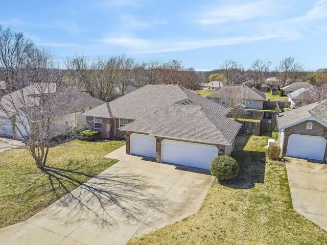 3947 South El Susan Avenue, Springfield, MO 65807