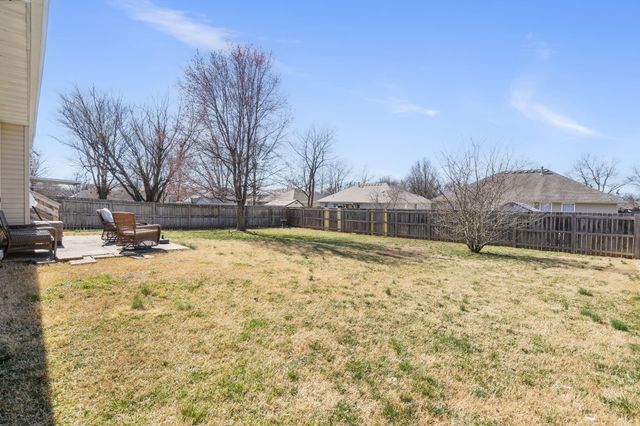 3947 South El Susan Avenue, Springfield, MO 65807