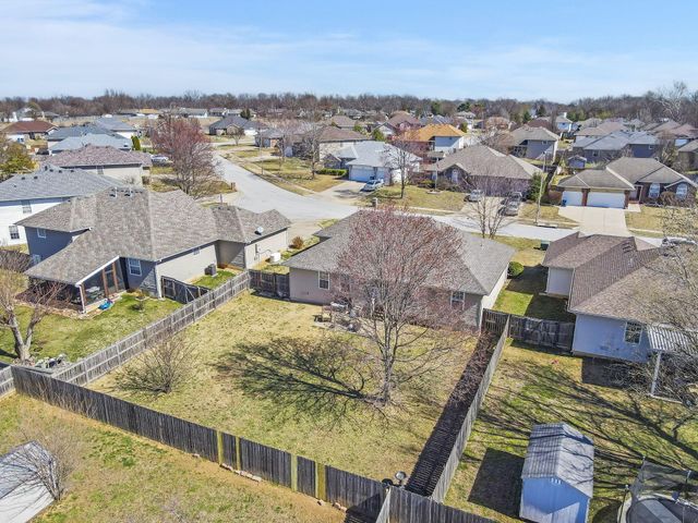 3947 South El Susan Avenue, Springfield, MO 65807