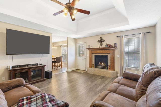 3947 South El Susan Avenue, Springfield, MO 65807