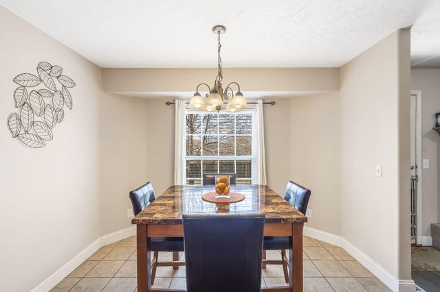 3947 South El Susan Avenue, Springfield, MO 65807