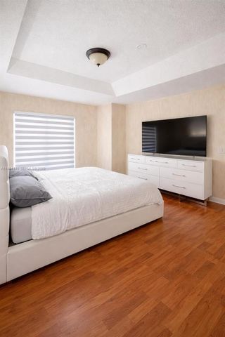 5724 NW 112th Pl 5724, Doral, FL 33178