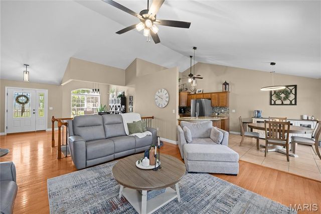 137 Stonebridge Bluff Drive, Maryville, IL 62062