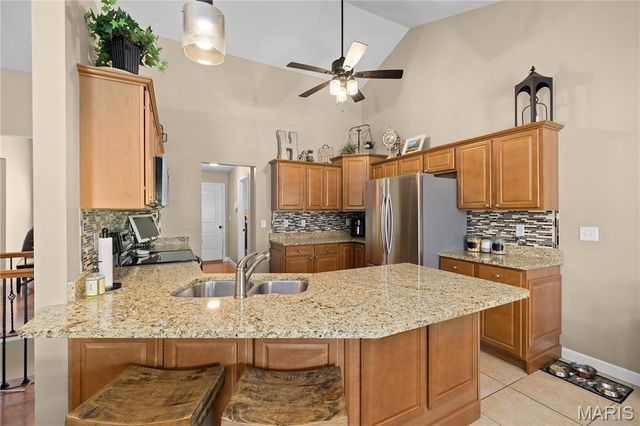 137 Stonebridge Bluff Drive, Maryville, IL 62062