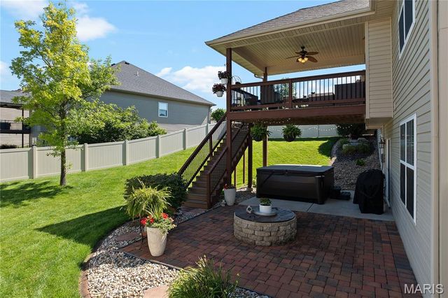 137 Stonebridge Bluff Drive, Maryville, IL 62062