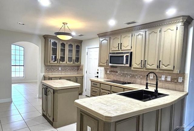 1405 Granrey Drive, Edinburg, TX 78541