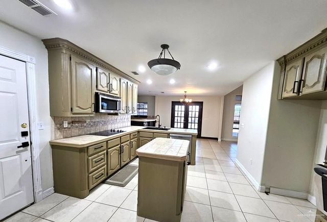 1405 Granrey Drive, Edinburg, TX 78541