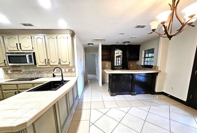 1405 Granrey Drive, Edinburg, TX 78541