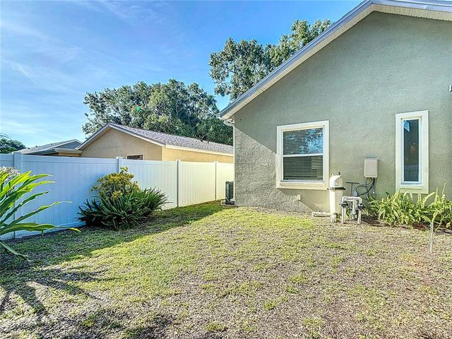5825 BITTER ORANGE AVENUE, Tampa, FL 33625