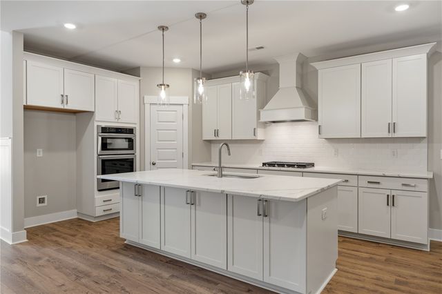 318 Breakwater Lane, Seneca, SC 29678