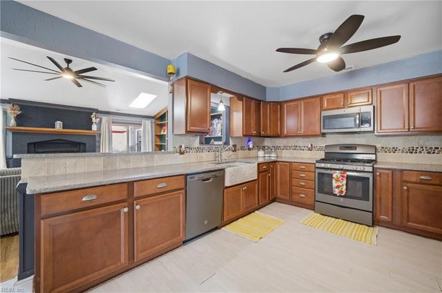 1669 Hawks Bill DR, Virginia Beach, VA 23464