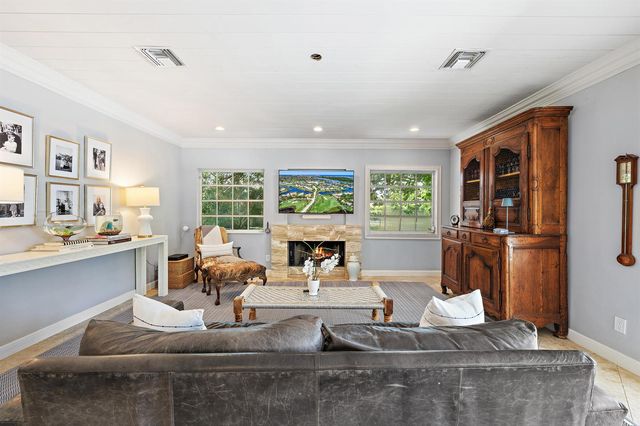 3 SE Loggerhead Lane, Tequesta, FL 33469
