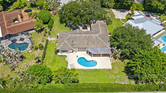 3 SE Loggerhead Lane, Tequesta, FL 33469