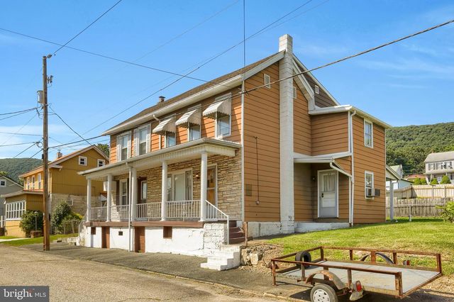 420 WALNUT ST, Lykens, PA 17048