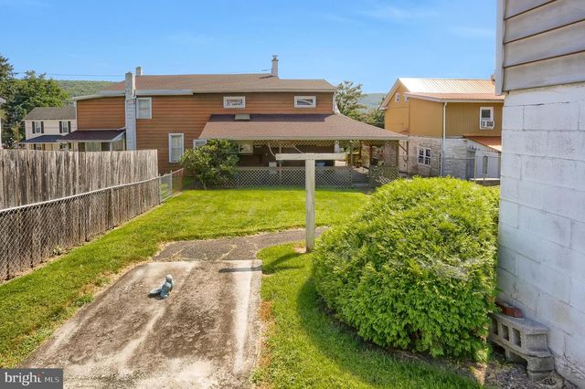 420 WALNUT ST, Lykens, PA 17048