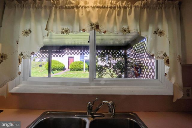 420 WALNUT ST, Lykens, PA 17048