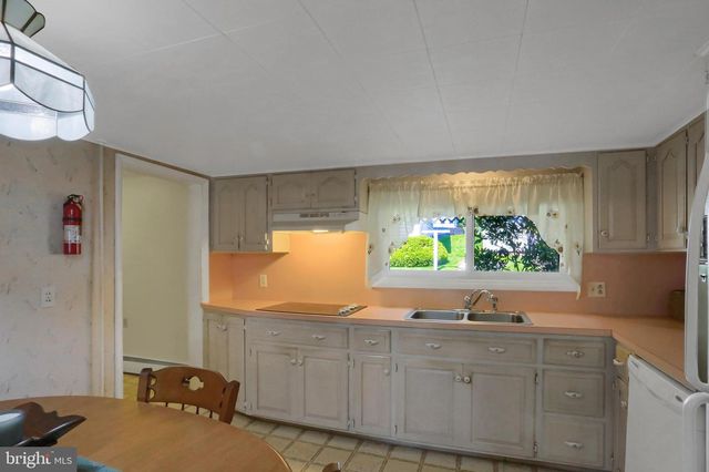 420 WALNUT ST, Lykens, PA 17048