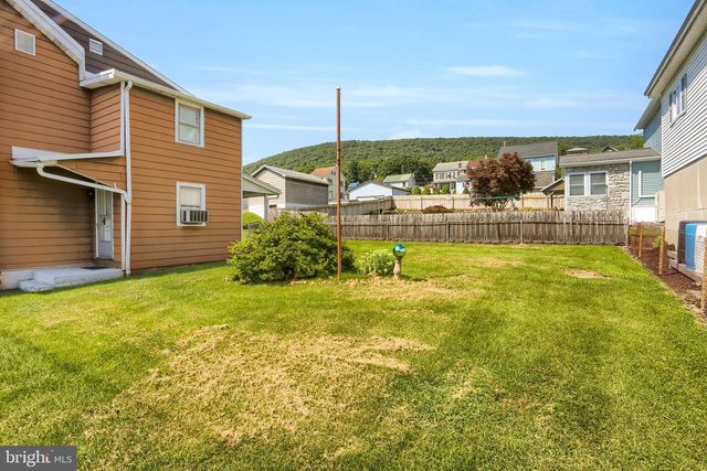 420 WALNUT ST, Lykens, PA 17048